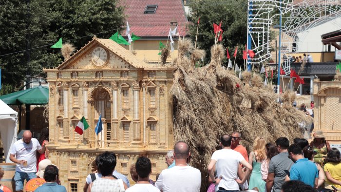 foglianise un carro dedicato al venerabile padre isaia columbro