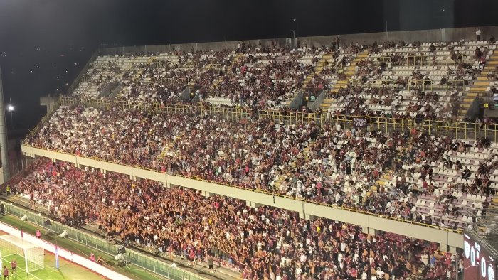 salernitana la curva canta contro iervolino via da salerno