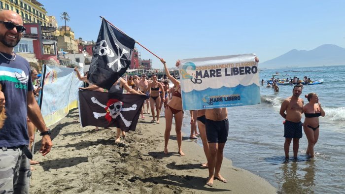 spiaggia delle monache e largo donn anna torna il numero chiuso