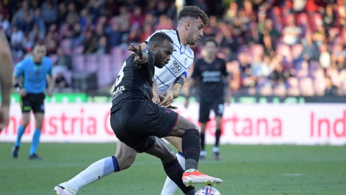 ufficiale salernitana lassana coulibaly passa al lecce