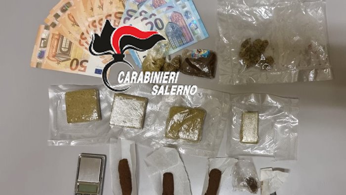 capaccio trovati in possesso di droga due arresti per spaccio