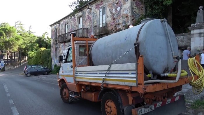 mancanza d acqua pizzillo serve una protesta forte con sciopero bolletta