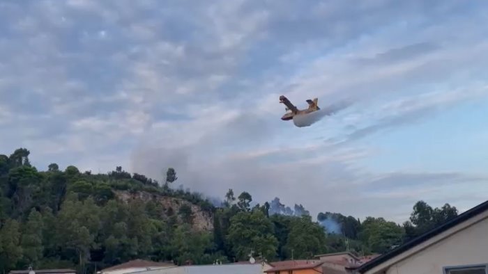 incendio a telese terme il sindaco caporaso grazie ai vigili del fuoco