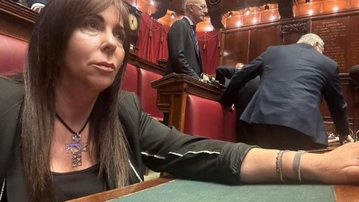 sanita vietri pazienti in fuga ma de luca si nasconde dietro l autonomia