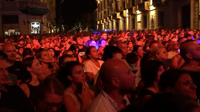 avellino bagno di folla per il concerto di sal da vinci