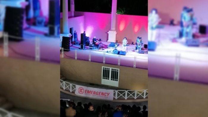 james senese in concerto a lioni per emergency vince la solidarieta