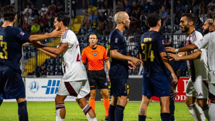 cavese la carica del tifo giovedi la presentazione ufficiale