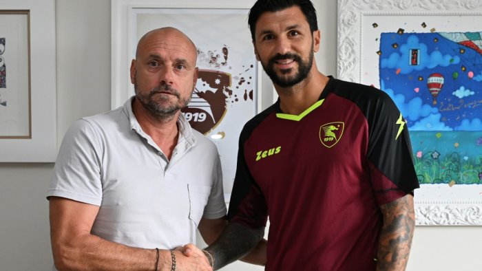 ufficiale salernitana ecco soriano scelto il numero di maglia