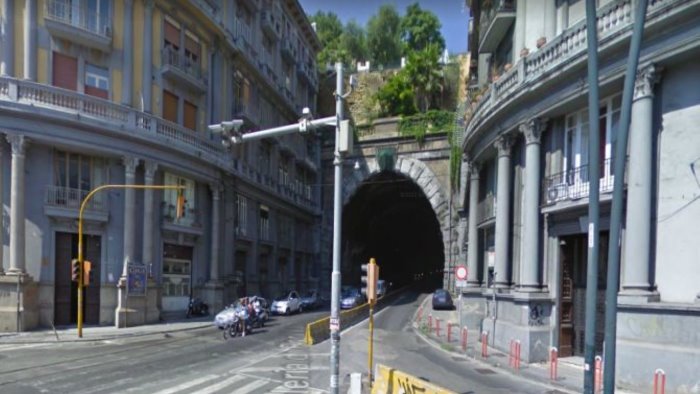 ancora sangue sulle strade di napoli incidente mortale nella galleria laziale