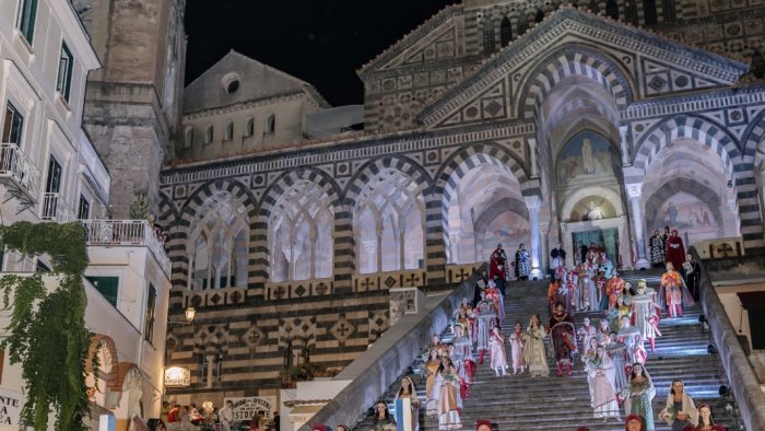 amalfi e pronta a rituffarsi nelle atmosfere medievali del capodanno bizantino