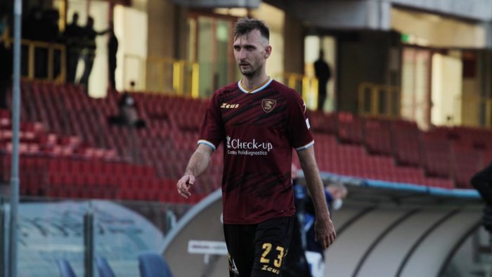 ex salernitana gyomber saluta l europa e vola in arabia