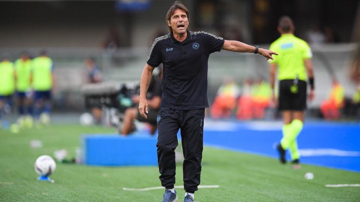 oggi antonio conte in conferenza stampa a castel volturno