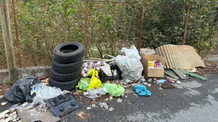 pago vallo lauro scoperta discarica a cielo aperto in via della pietra