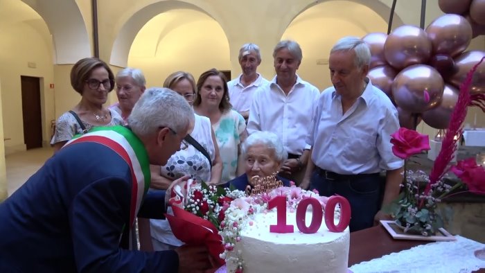 i 100 anni di michela altamura a zungoli volto dolcissimo e tanta emozione