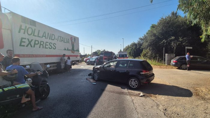 eboli incidente stradale in litoranea grave un 70enne