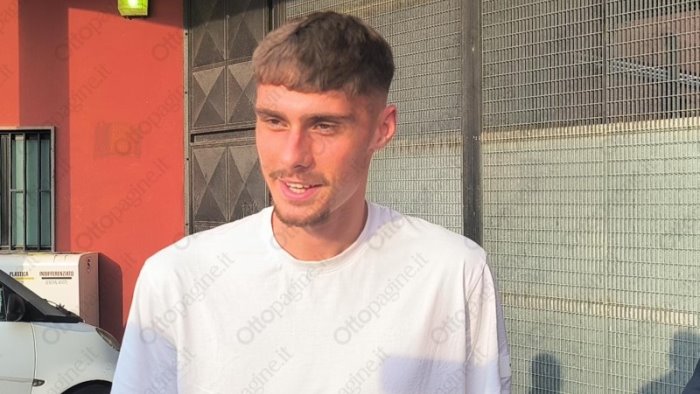 foto salernitana ecco wlodarczyk l attaccante polacco e arrivato in sede