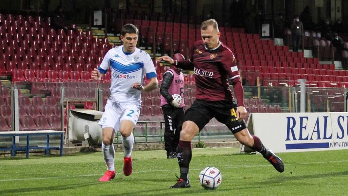 salernitana rush finale di mercato infuocato il punto a 24 ore dal gong