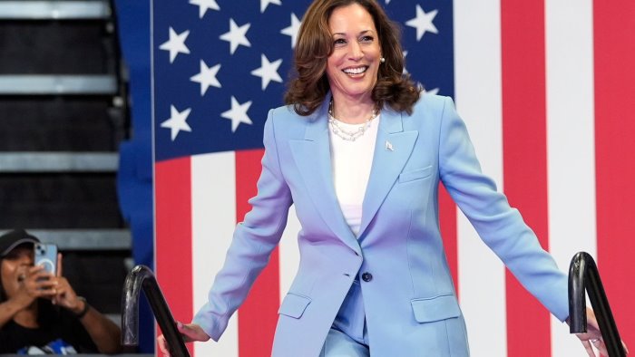 kamala harris alla cnn difendere i diritti civili e l economia sara cruciale