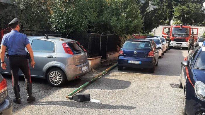 cade improvvisamente un palo della luce tragedia sfiorata a solofra