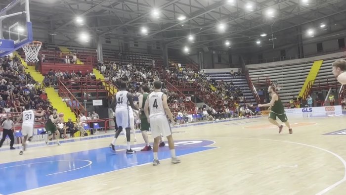 basket napoli avellino 93 63 stasera nuovo test al paladelmauro