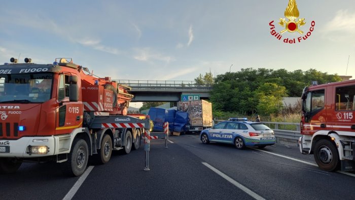 maxi tamponamento in autostrada muore un 43enne