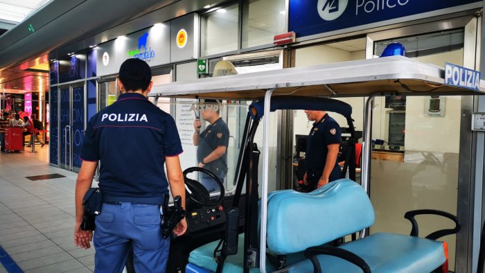 controlli rafforzati a napoli centrale due persone arrestate e una denunciata