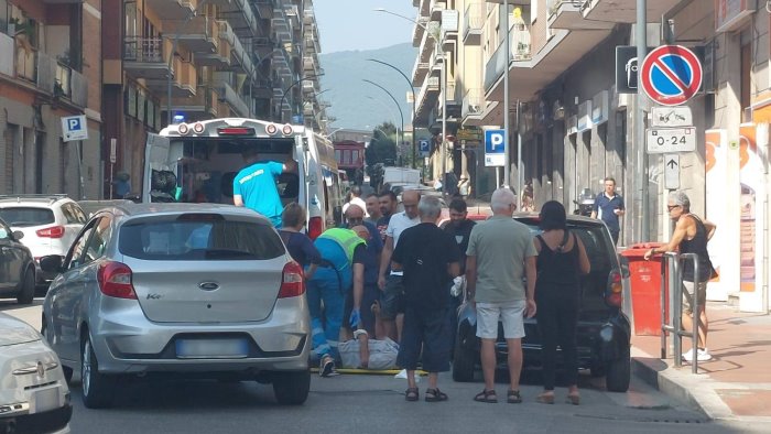 avellino paura in centro tra via carducci e via piave investito sulle strisce