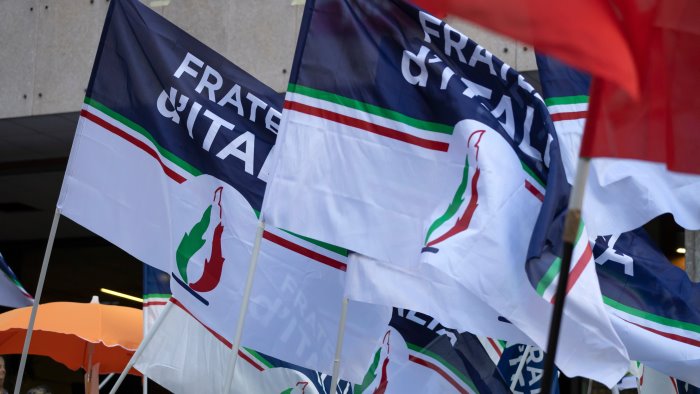 fratelli d italia che succede chiude storico circolo di grottaminarda