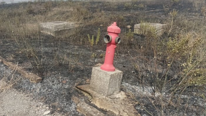 ariano incendi e mancanza di idranti nell area industriale di camporeale