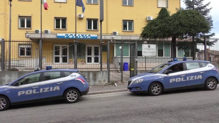 salvini ad ariano sit in piazza prima tappa in carcere