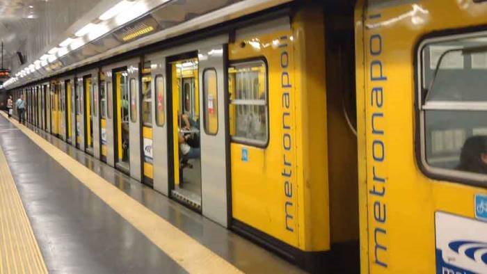 covid positivo un agente dalla metropolitana test per 15