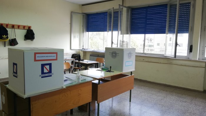 live elezioni de luca trionfa referendum vince il si