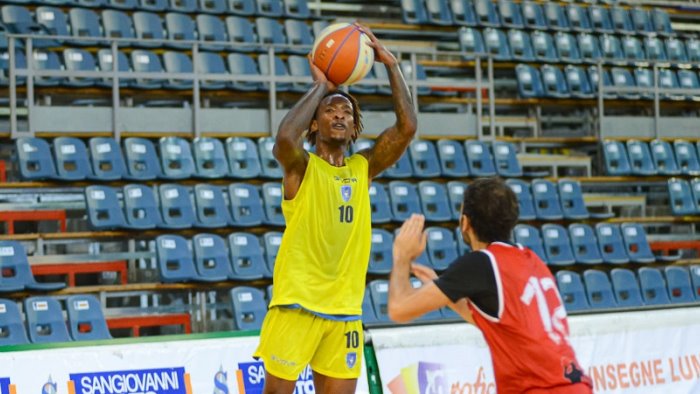 basket scafati e sant antimo prove generali al palamangano