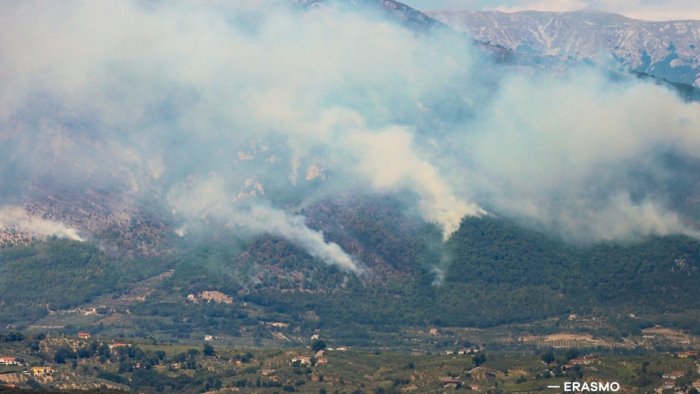 incendio monte erbano una ferita nel cuore verde del sannio