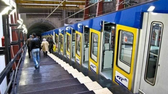 napoli le funicolari equiparate alla metro niente piu file