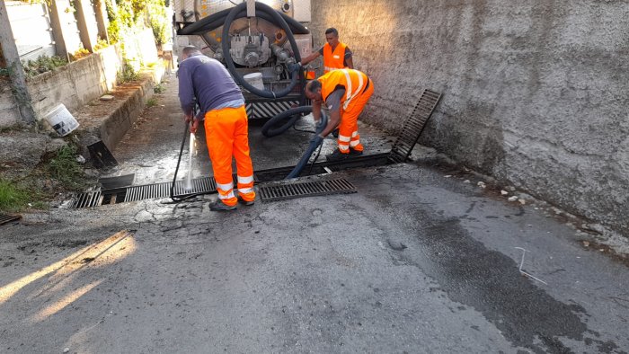 cava de tirreni via agli interventi su caditoie alvei e canali