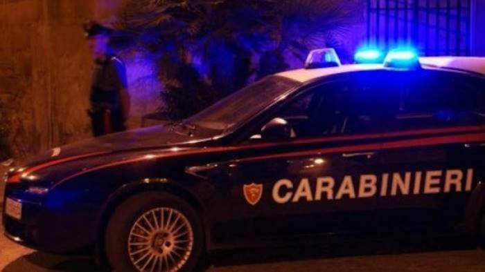 operazione porta a porta perquisizioni e arresti all alba a salerno