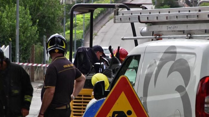 incidente sul lavoro a salerno operaio ustionato l attacco della cisal