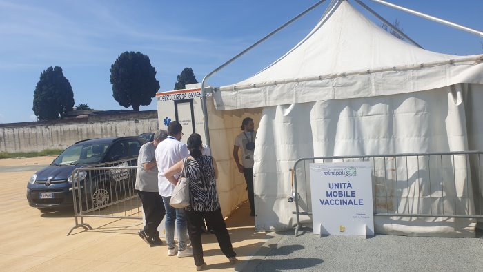 vaccinazioni al mercato a boscoreale buona adesione e ora un nuovo open day