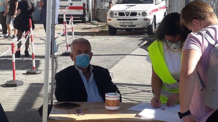 roccapiemonte il sindaco pagano al centro vaccinale