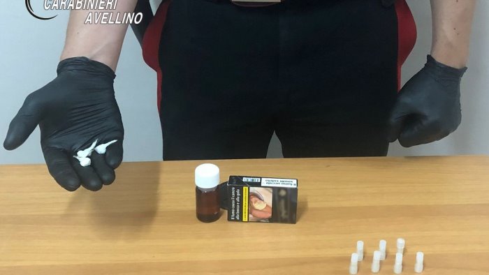 addosso aveva metadone eroina e crack arrestato 27enne di lioni