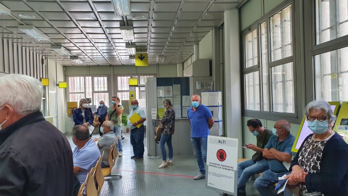 poste orari e personale ridotti e protesta in alta irpinia