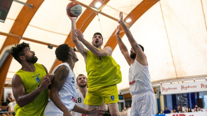 scafati basket vittoria nel test con l eurobasket 60 73