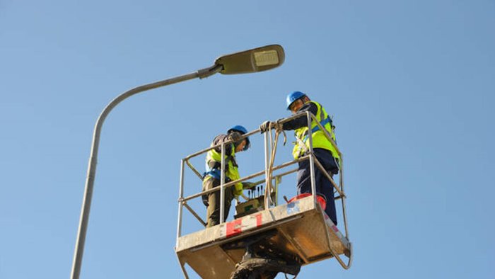 pontecagnano e battipaglia lavori di installazione e ripristino illuminazione