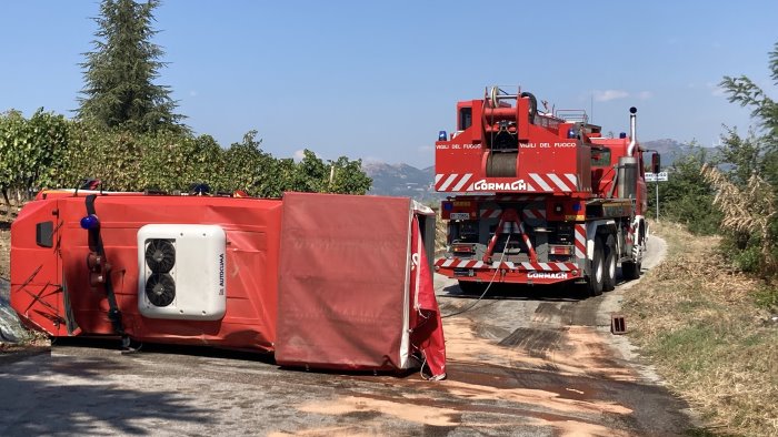 vigili del fuoco feriti nell incidente la vicinanza di istituzioni e sindacati