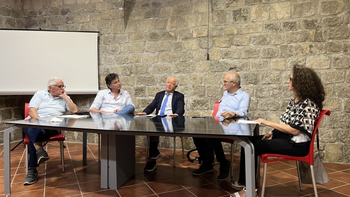 dieta mediterranea incontro a castelvenere patria del vino e della scarpella