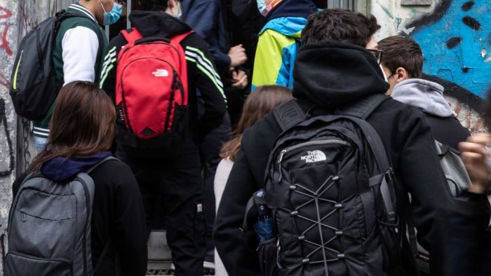 scuola suona la campanella in otto regioni italiane