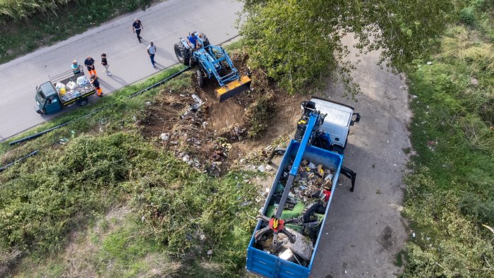 discarica a cielo aperto bonificata l area in prossimita del ponte di sele