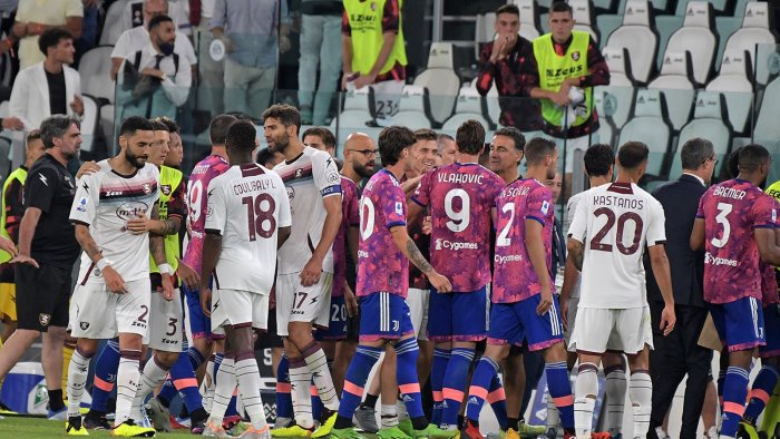 juventus salernitana pioggia di squalifiche e multe ecco le decisioni