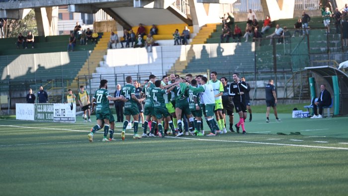 l avellino si rialza messina ko 2 1 e prima gioia stagionale per taurino